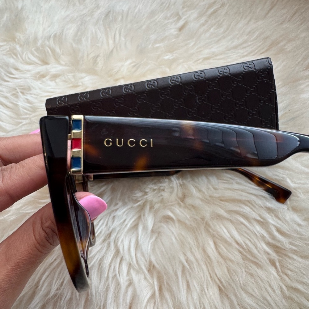 Gucci Tortoiseshell CatEye Sunglasses - Picture 2 of 6